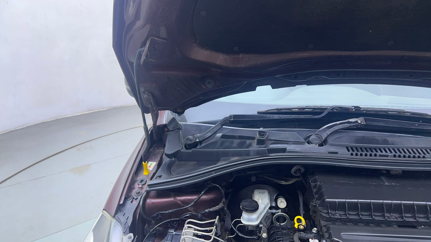 Used 2022 Tata Tigor XZA Plus Petrol Automatic engine ENGINE RIGHT SIDE HINGE & APRON VIEW