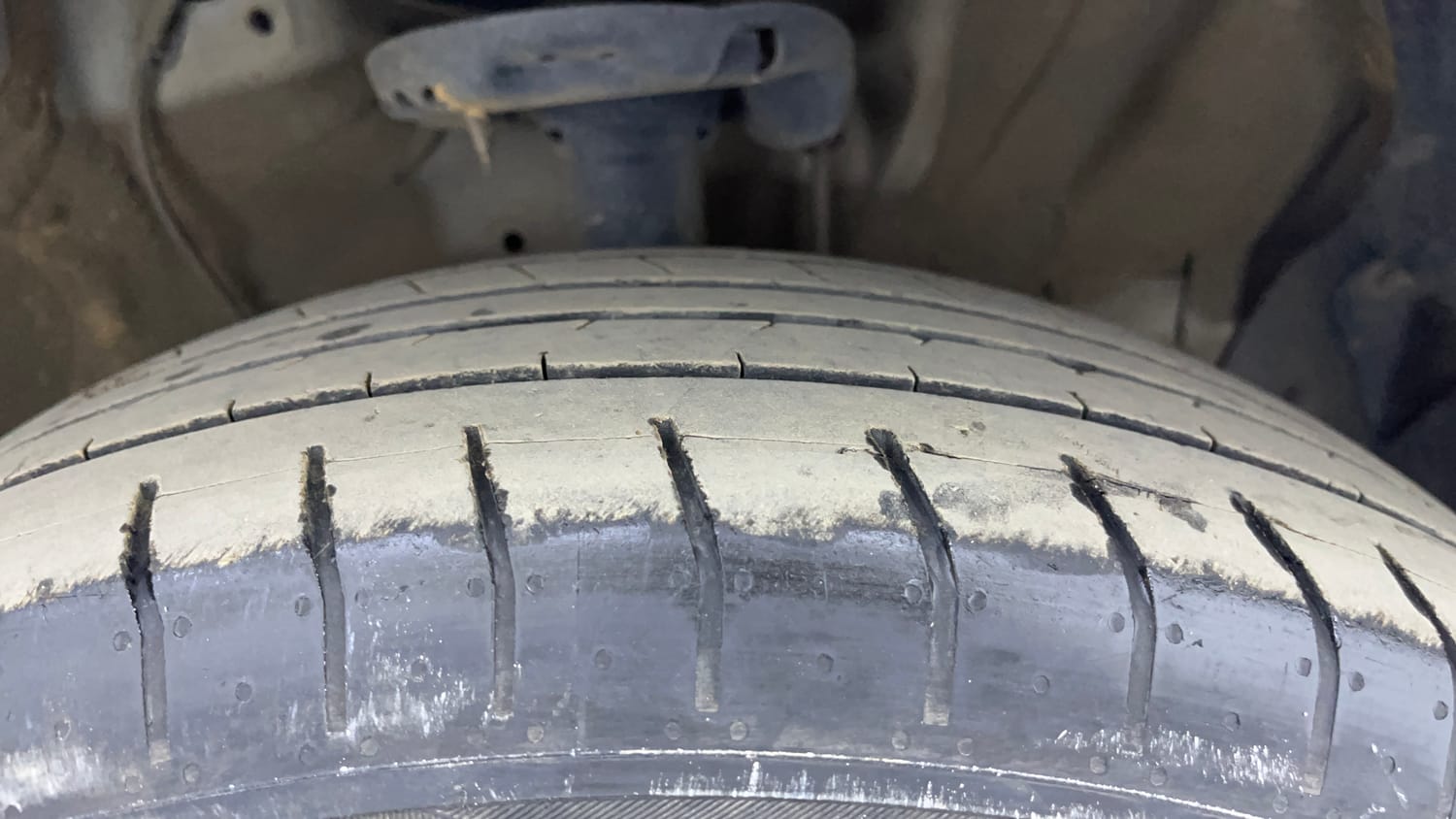 Used 2022 Hyundai Creta S 1.5 Petrol iMT Petrol Manual tyres RIGHT FRONT TYRE TREAD VIEW