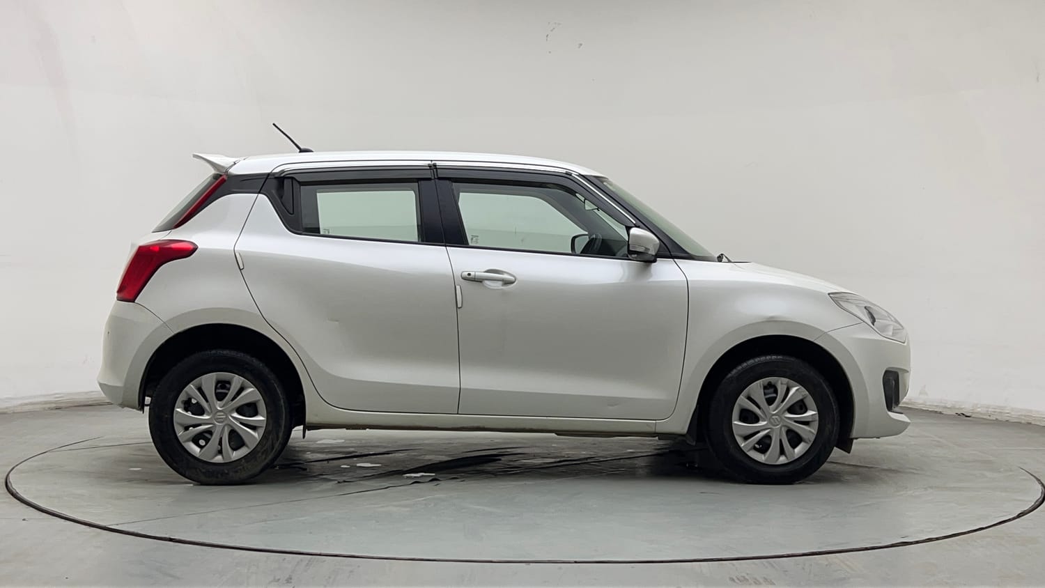Used 2023 Maruti Suzuki Swift VXi Petrol Manual exterior RIGHT SIDE VIEW