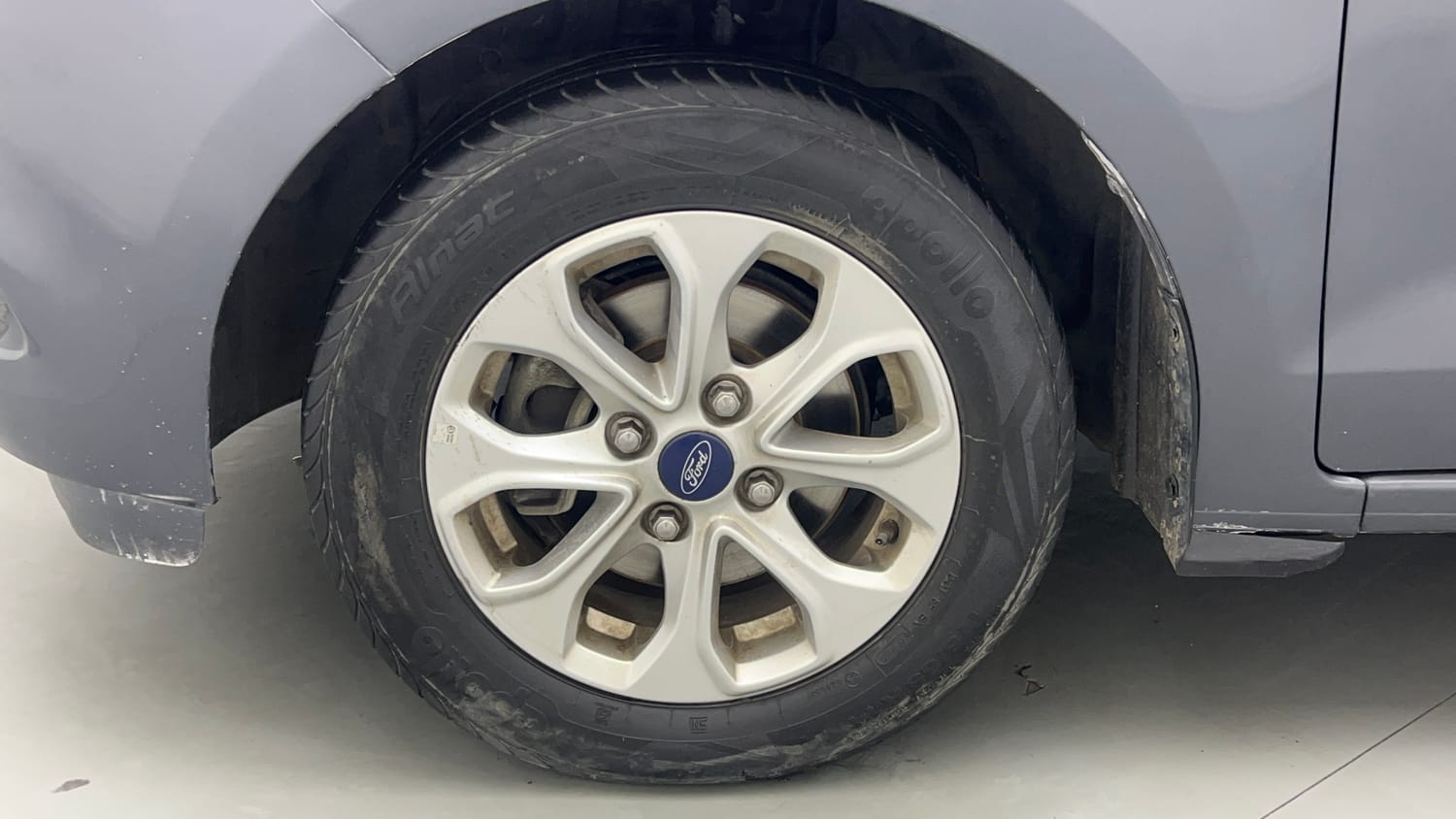 Used 2018 Ford Figo Aspire Titanium 1.2 Ti-VCT Petrol Manual tyres LEFT FRONT TYRE RIM VIEW