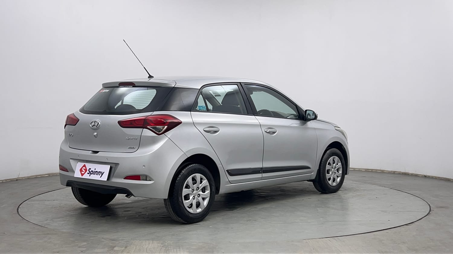 Used 2016 Hyundai Elite i20 Sportz 1.2 Petrol Manual exterior RIGHT REAR CORNER VIEW