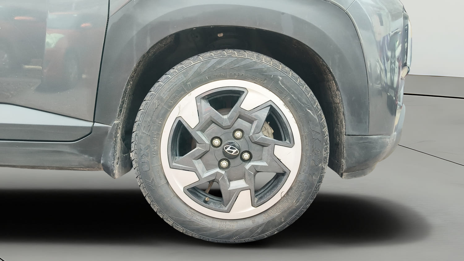 Used 2024 Hyundai Exter SX 1.2 MT Petrol Manual tyres RIGHT FRONT TYRE RIM VIEW