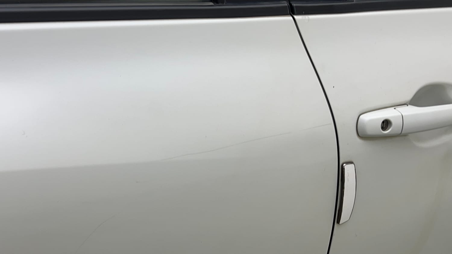Used 2023 Maruti Suzuki Swift VXi Petrol Manual dents MINOR SCRATCH