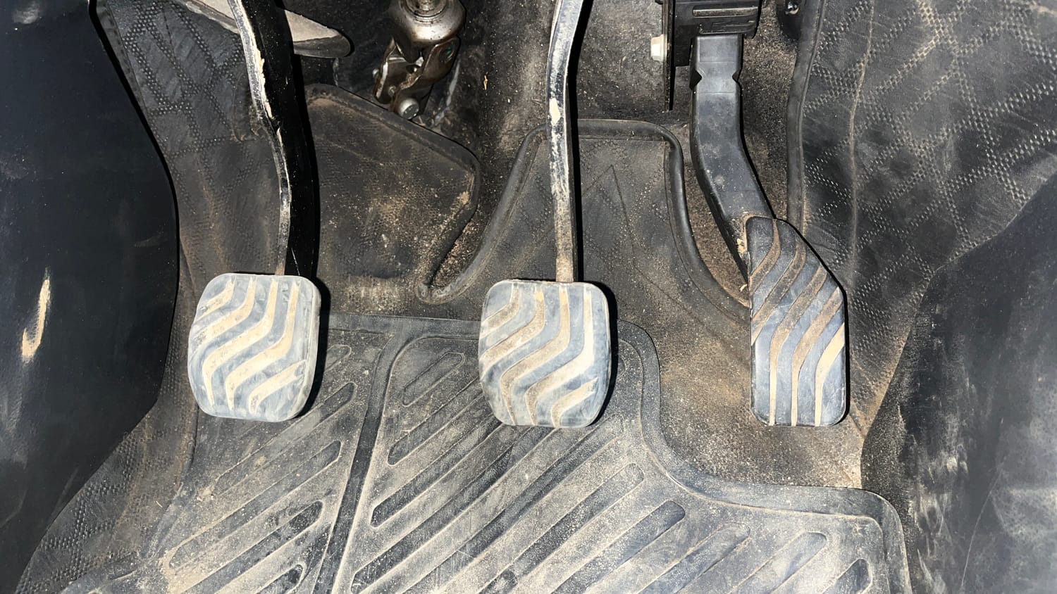 Used 2023 Nissan Magnite XV Petrol Manual interior PEDALS VIEW