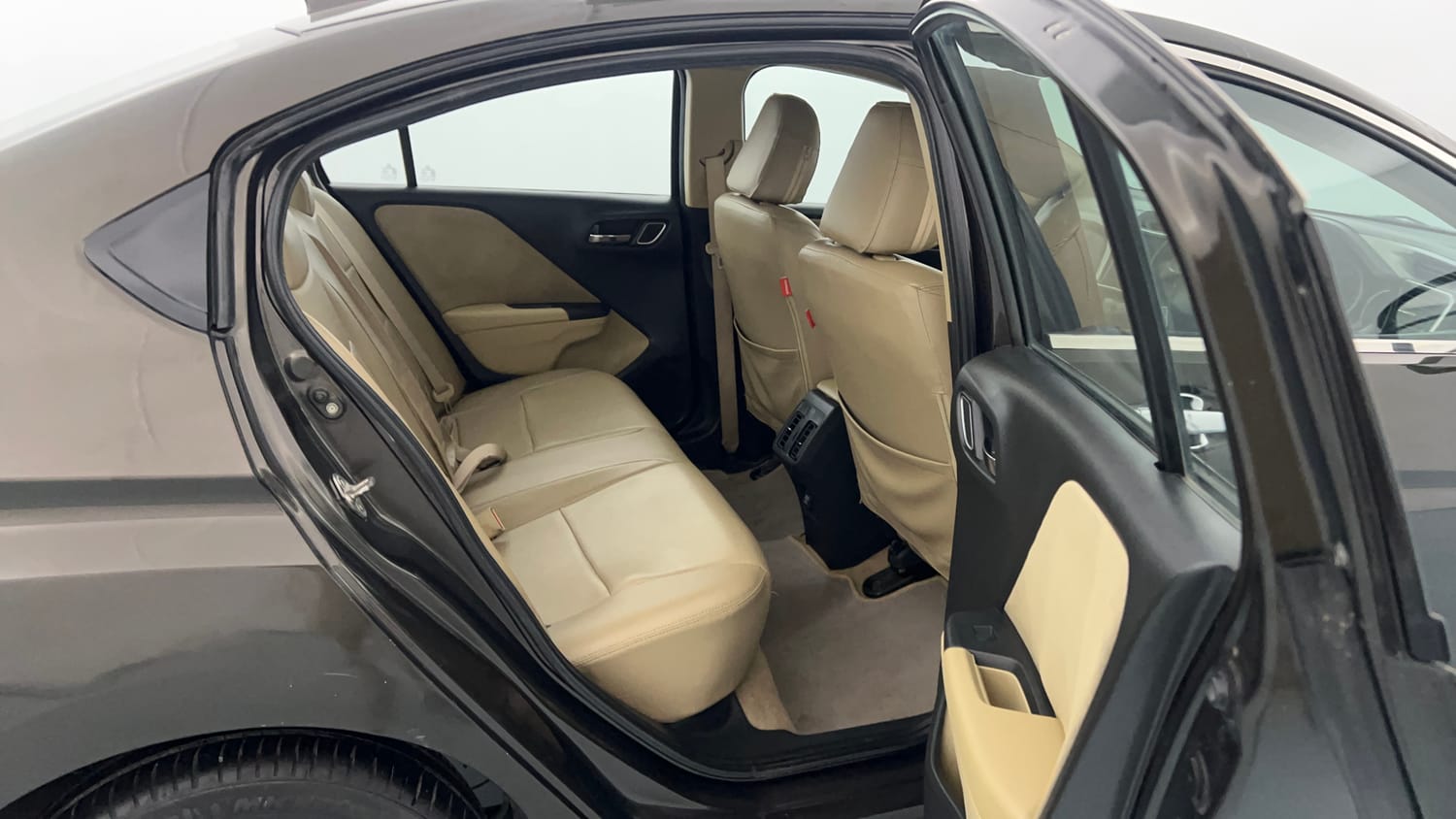 Used 2018 Honda City V Petrol Petrol Manual interior RIGHT SIDE REAR DOOR CABIN VIEW