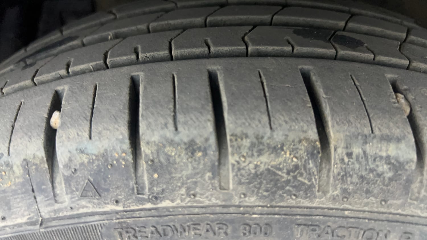 Used 2019 Maruti Suzuki Ciaz Alpha Hybrid 1.5 AT Petrol Automatic tyres LEFT FRONT TYRE TREAD VIEW