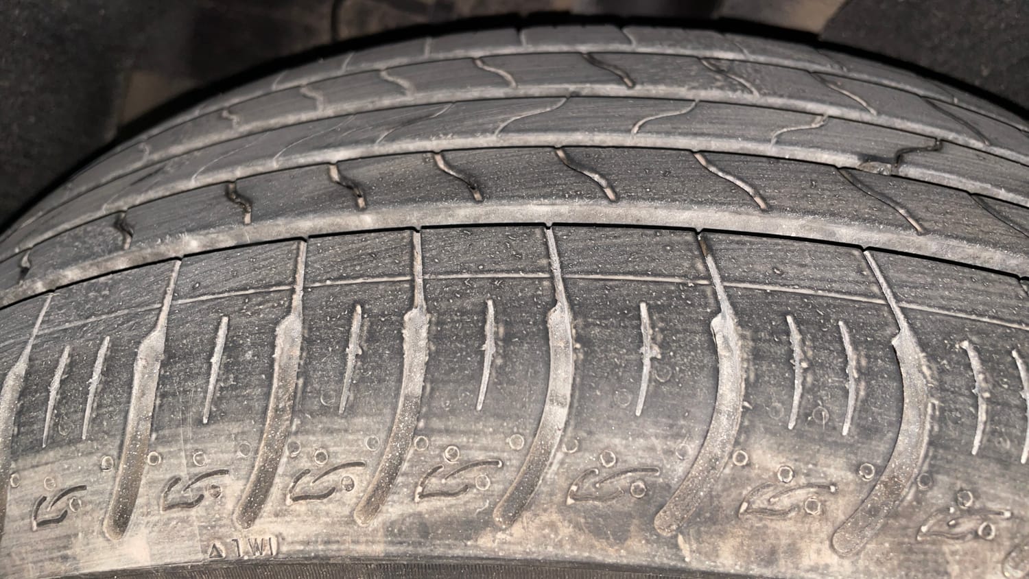 Used 2024 Kia Carens X Line 1.5 Diesel AT 6 STR Diesel Automatic tyres RIGHT REAR TYRE TREAD VIEW