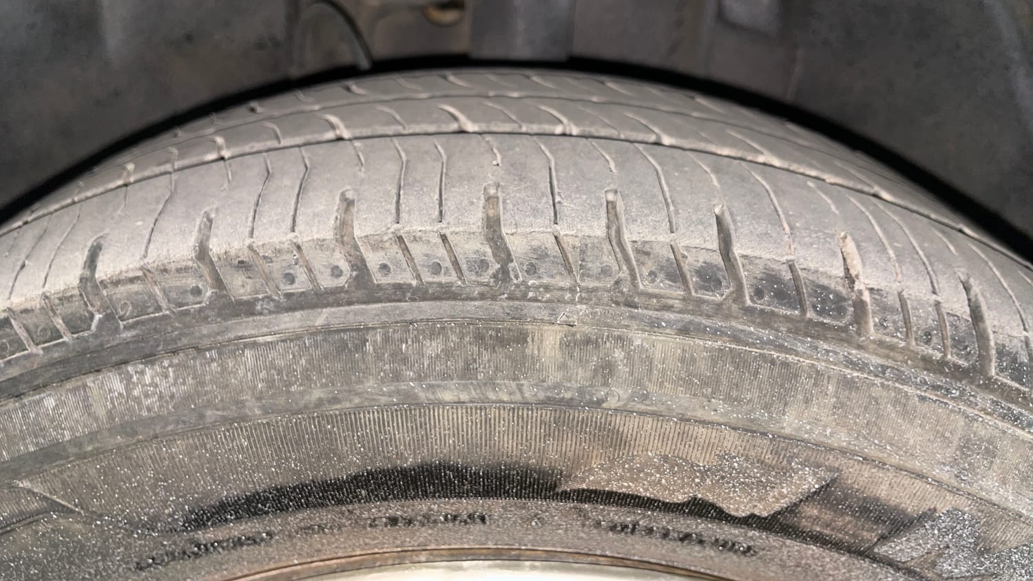 Used 2019 Tata Tiago Revotron XZ Petrol Manual tyres LEFT FRONT TYRE TREAD VIEW