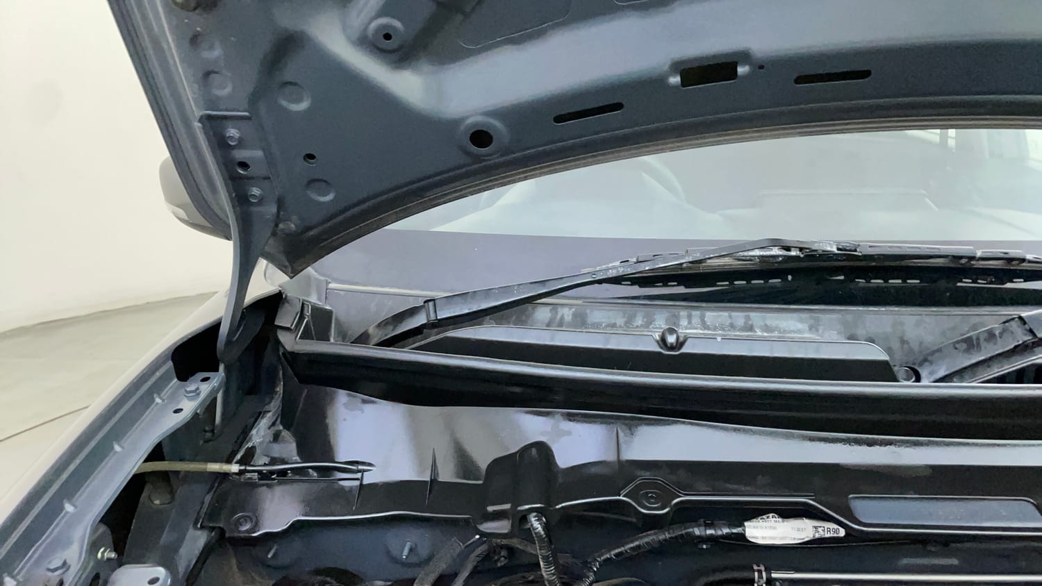 Used 2023 Maruti Suzuki Celerio ZXi Plus AMT Petrol Automatic engine ENGINE RIGHT SIDE HINGE & APRON VIEW