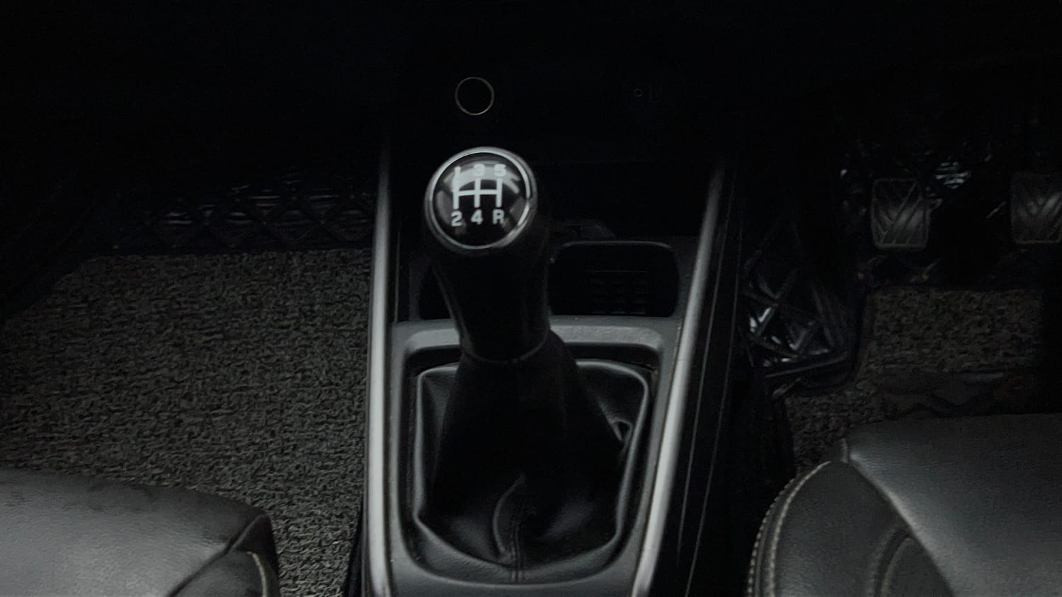 Used 2019 Maruti Suzuki XL6 Alpha MT Petrol Petrol Manual interior GEAR  KNOB VIEW