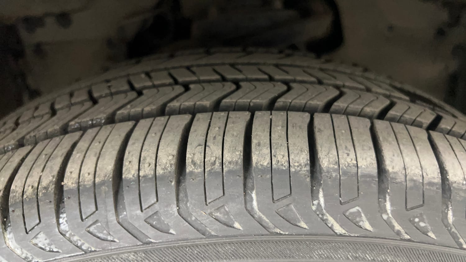 Used 2018 Tata Hexa XT 4x2 7 STR Diesel Manual tyres RIGHT FRONT TYRE TREAD VIEW