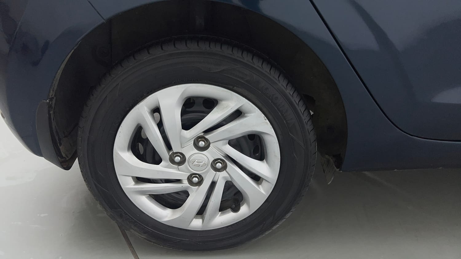 Used 2021 Hyundai Grand i10 Nios Magna 1.2 Kappa VTVT Petrol Manual tyres RIGHT REAR TYRE RIM VIEW