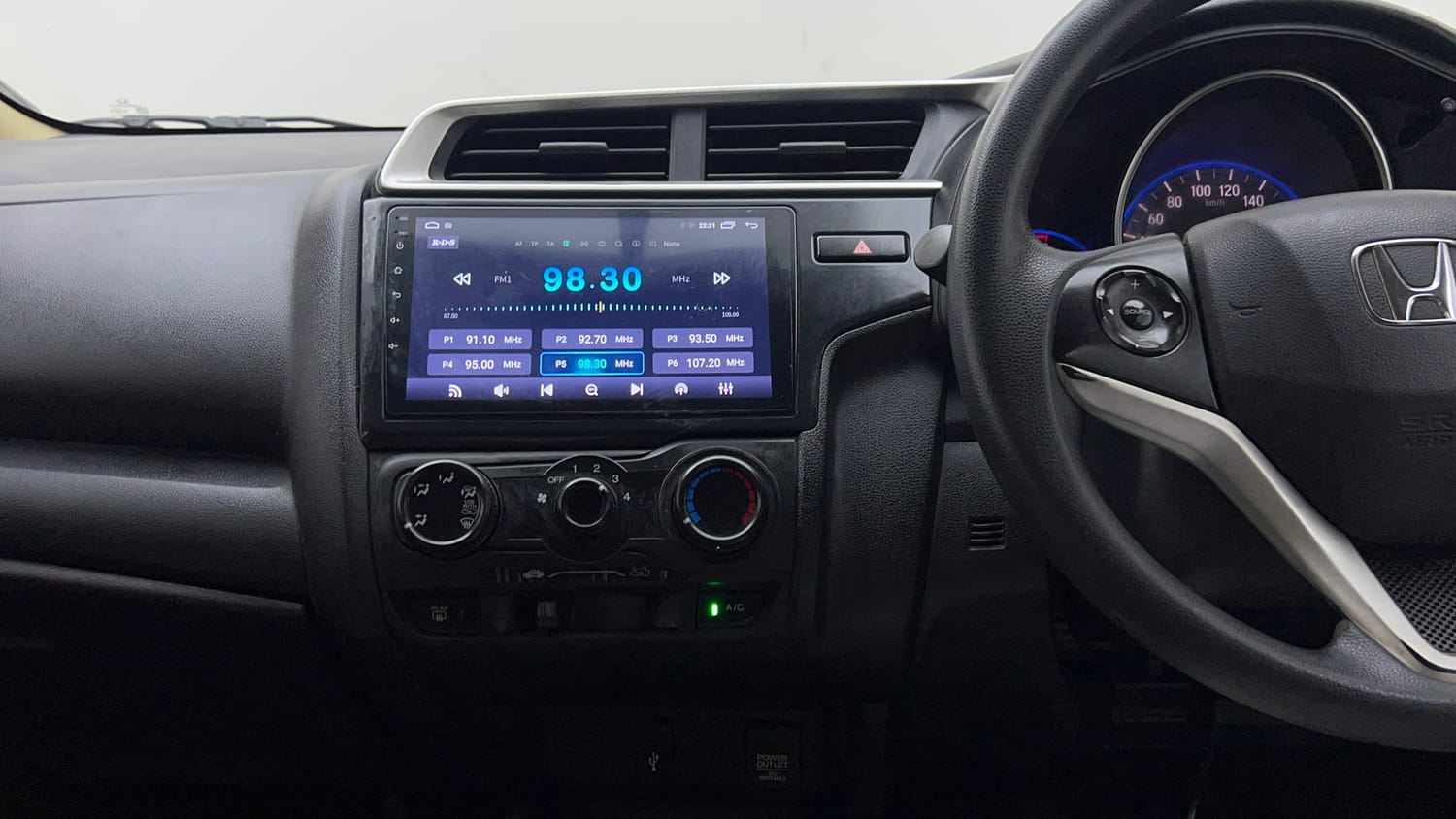 Used 2017 Honda Jazz S Petrol Petrol Manual interior MUSIC SYSTEM & AC CONTROL VIEW