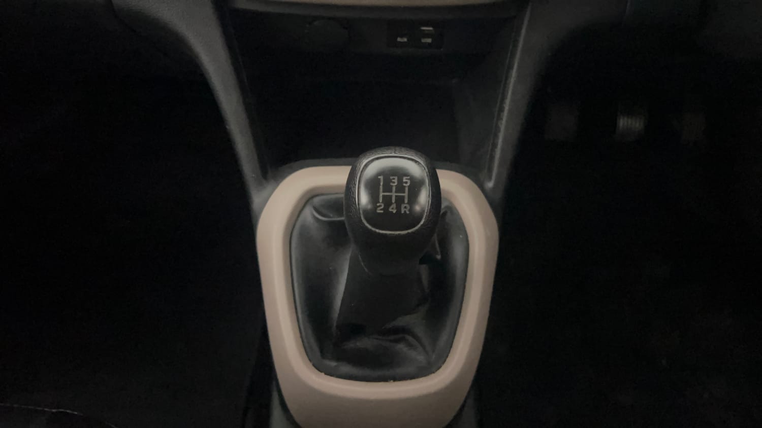 Used 2018 Hyundai Grand i10 Magna 1.2 Kappa VTVT Petrol Manual interior GEAR  KNOB VIEW