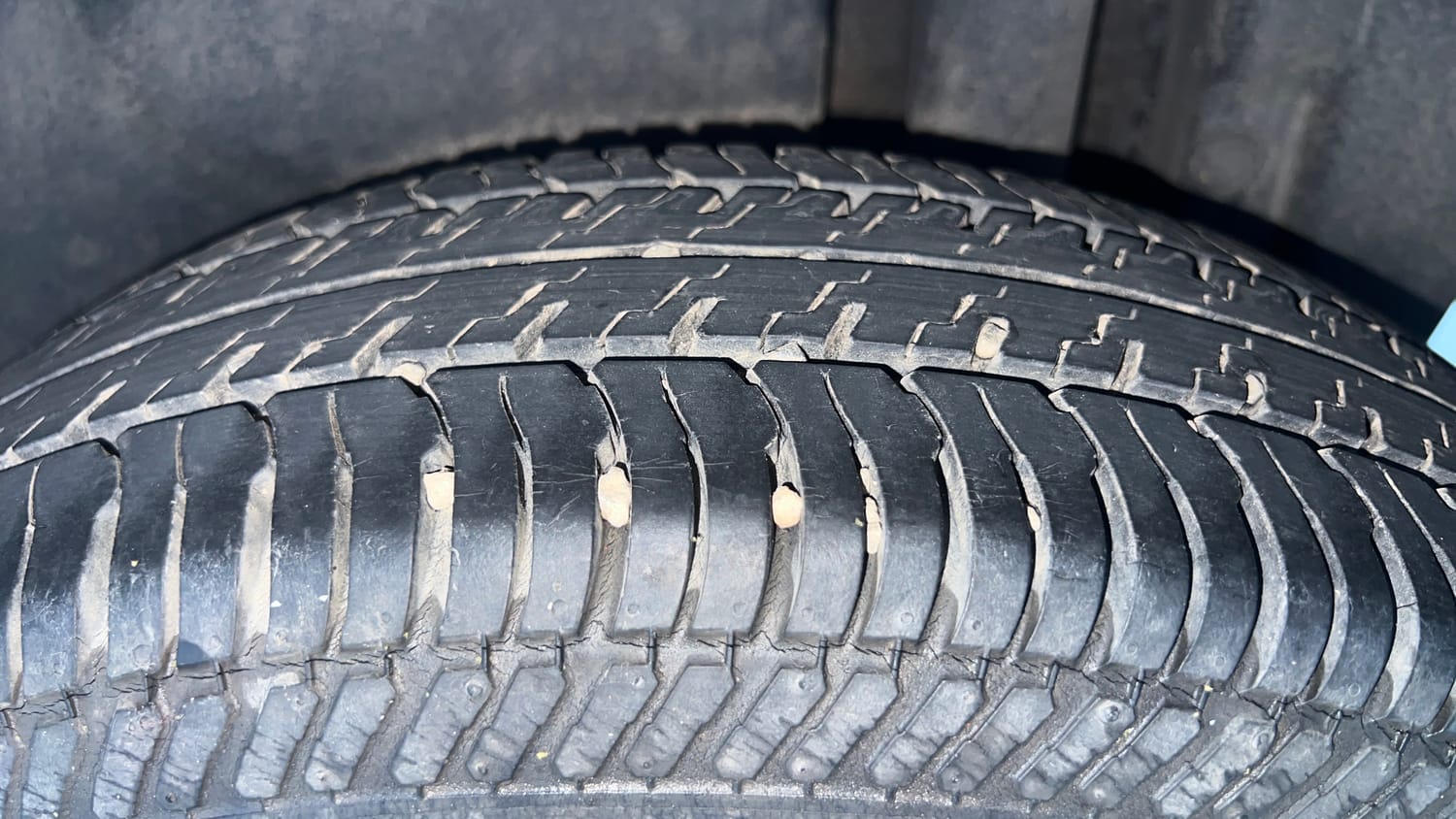 Used 2015 Maruti Suzuki Swift Dzire VXI Petrol Manual tyres LEFT REAR TYRE TREAD VIEW