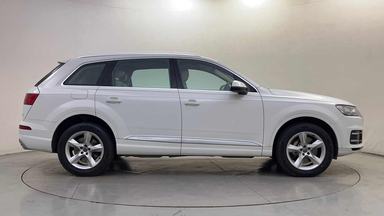 Used 2018 Audi Q7 45 TFSI Premium Plus Petrol Automatic exterior RIGHT SIDE VIEW