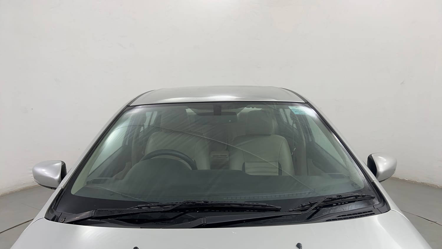 Used 2015 Maruti Suzuki Ciaz ZXi  AT Petrol Automatic exterior FRONT WINDSHIELD VIEW