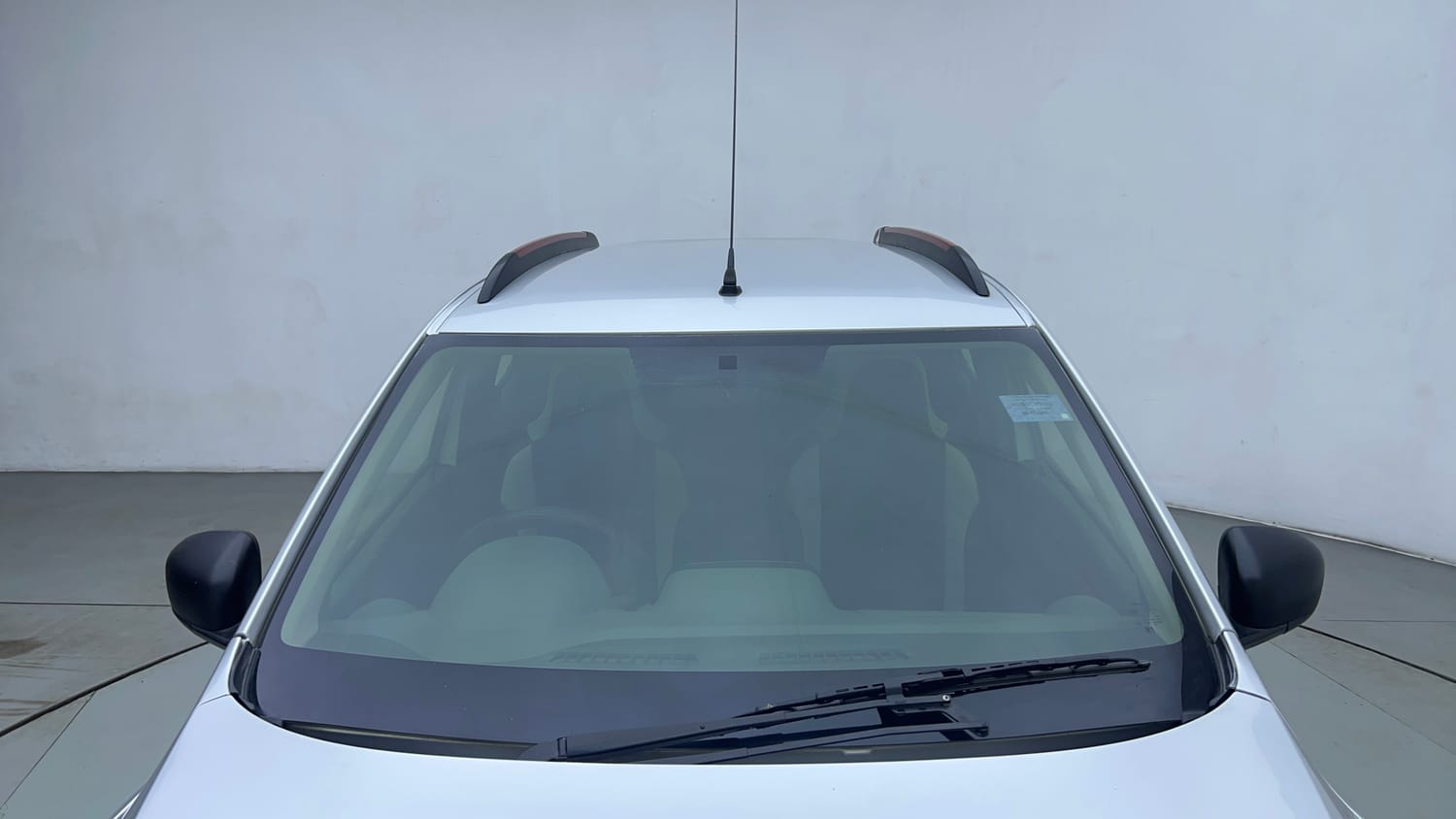 Used 2017 Renault Kwid RXT Petrol Manual exterior FRONT WINDSHIELD VIEW