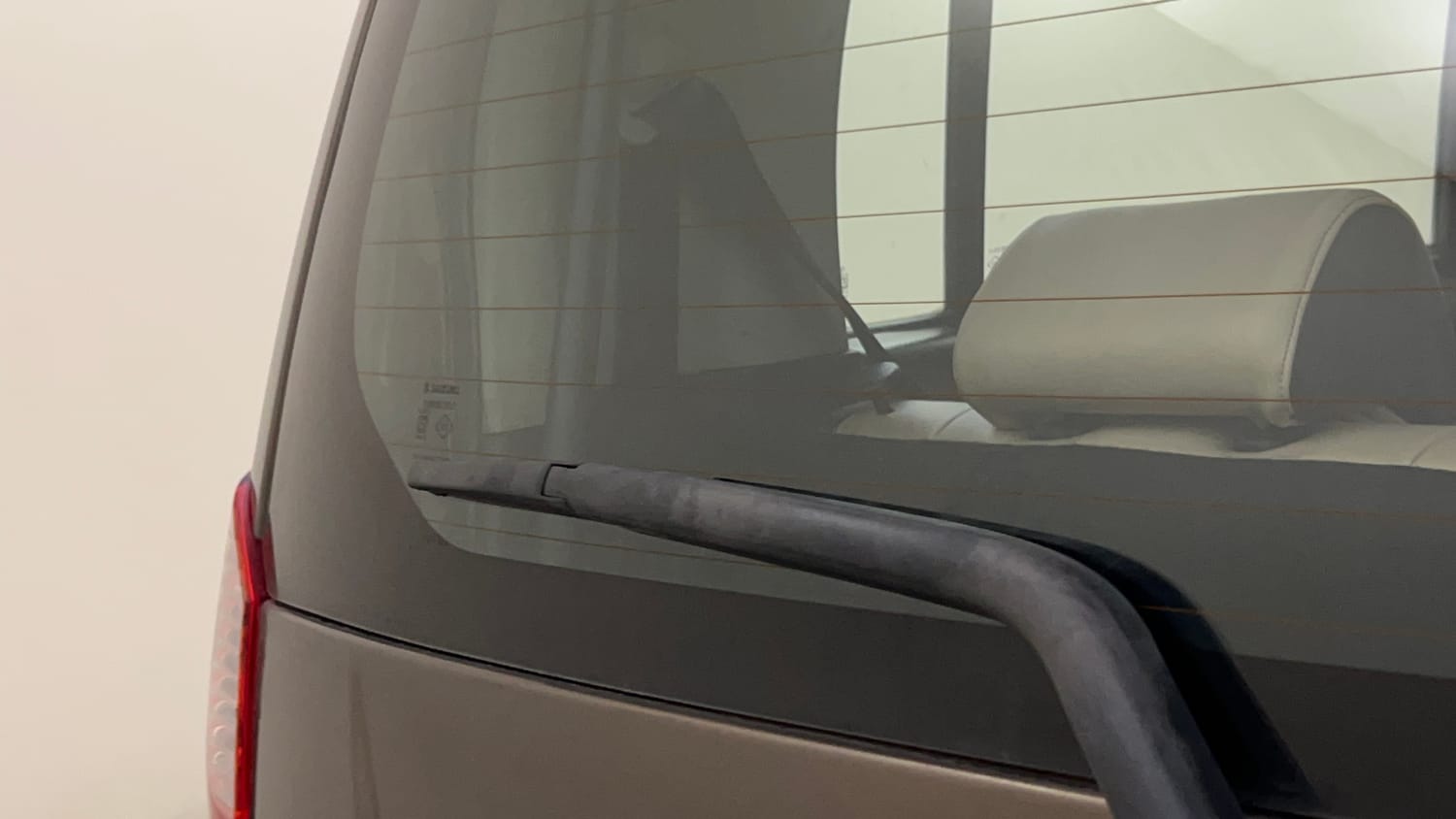Used 2013 Maruti Suzuki Wagon R VXI Petrol Manual top_features Rear wiper