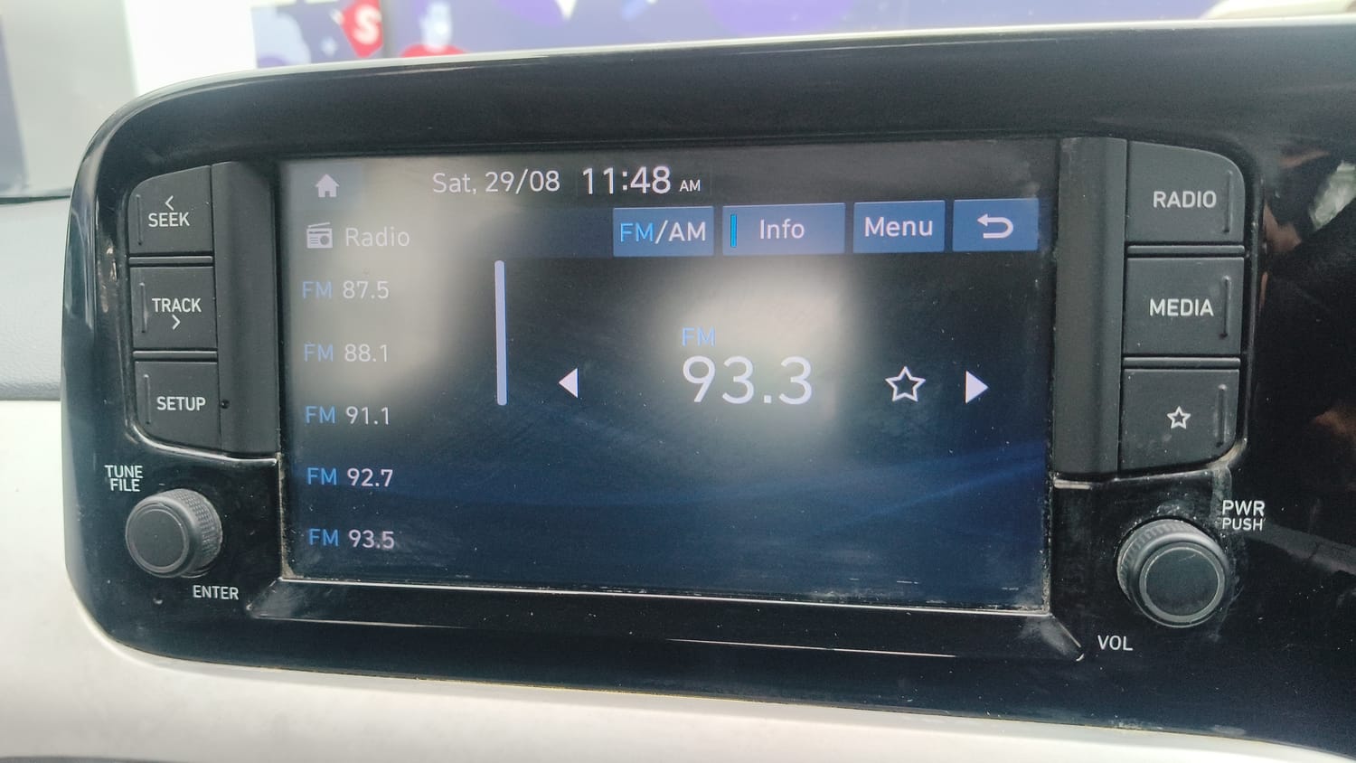 Used 2024 Hyundai Exter SX 1.2 MT Petrol Manual top_features Touch screen infotainment system