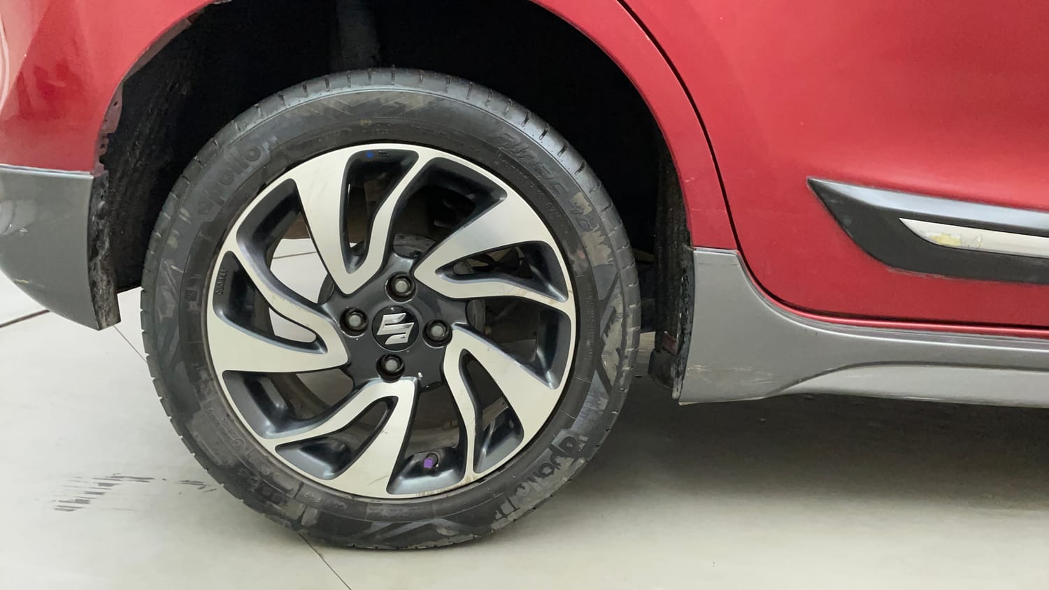 Used 2019 Maruti Suzuki Baleno Zeta Petrol Manual tyres RIGHT REAR TYRE RIM VIEW