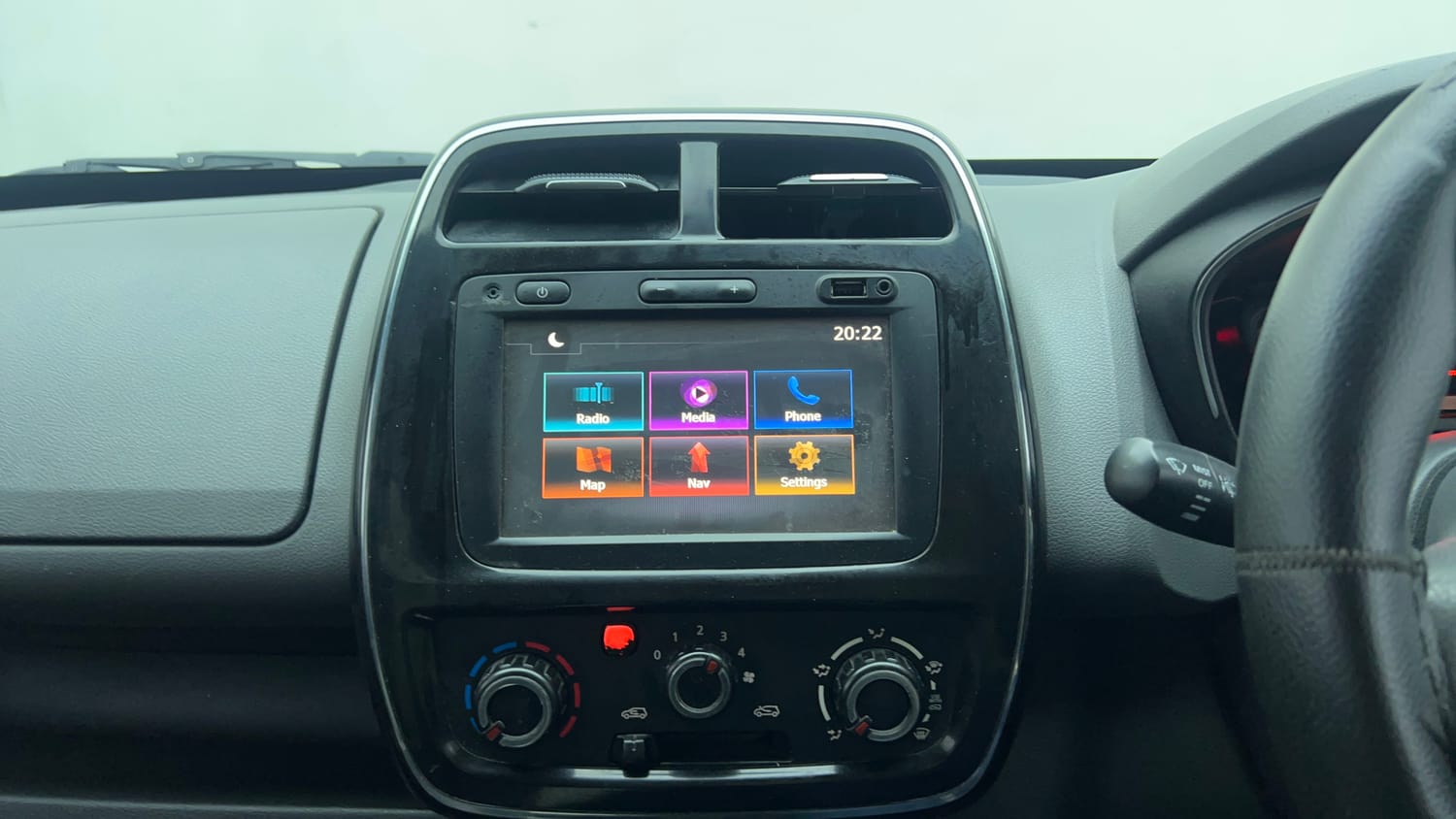 Used 2017 Renault Kwid RXT Petrol Manual top_features Integrated (in-dash) music system