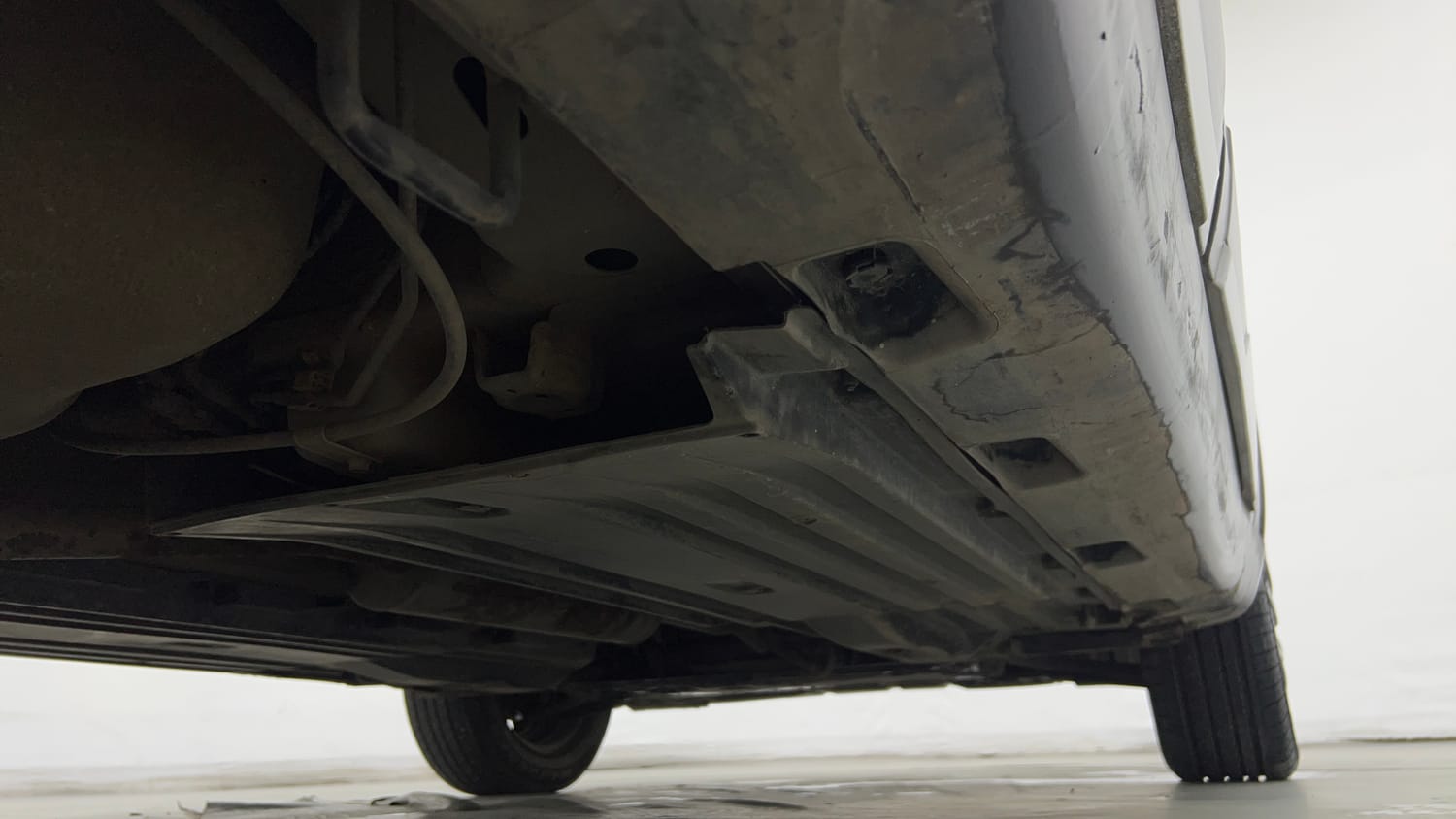 Used 2022 maruti-suzuki Vitara Brezza VXi Petrol Manual extra REAR RIGHT UNDERBODY VIEW