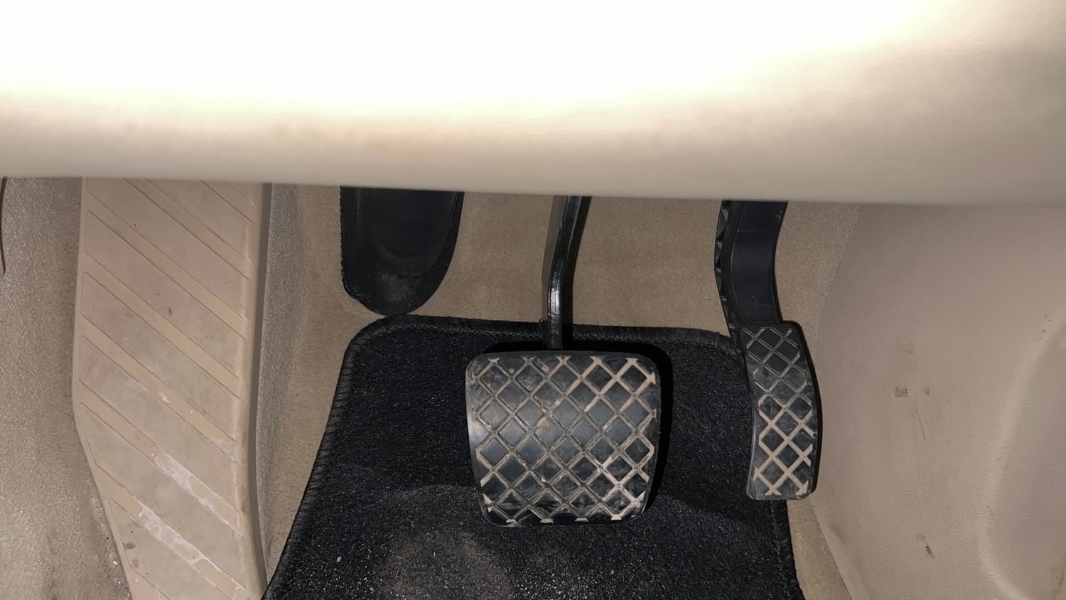 Used 2018 Audi Q7 45 TFSI Premium Plus Petrol Automatic interior PEDALS VIEW
