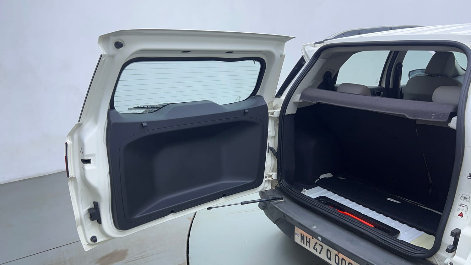 Used 2016 Ford EcoSport Titanium 1.5L Ti-VCT AT Petrol Automatic interior DICKY DOOR OPEN VIEW
