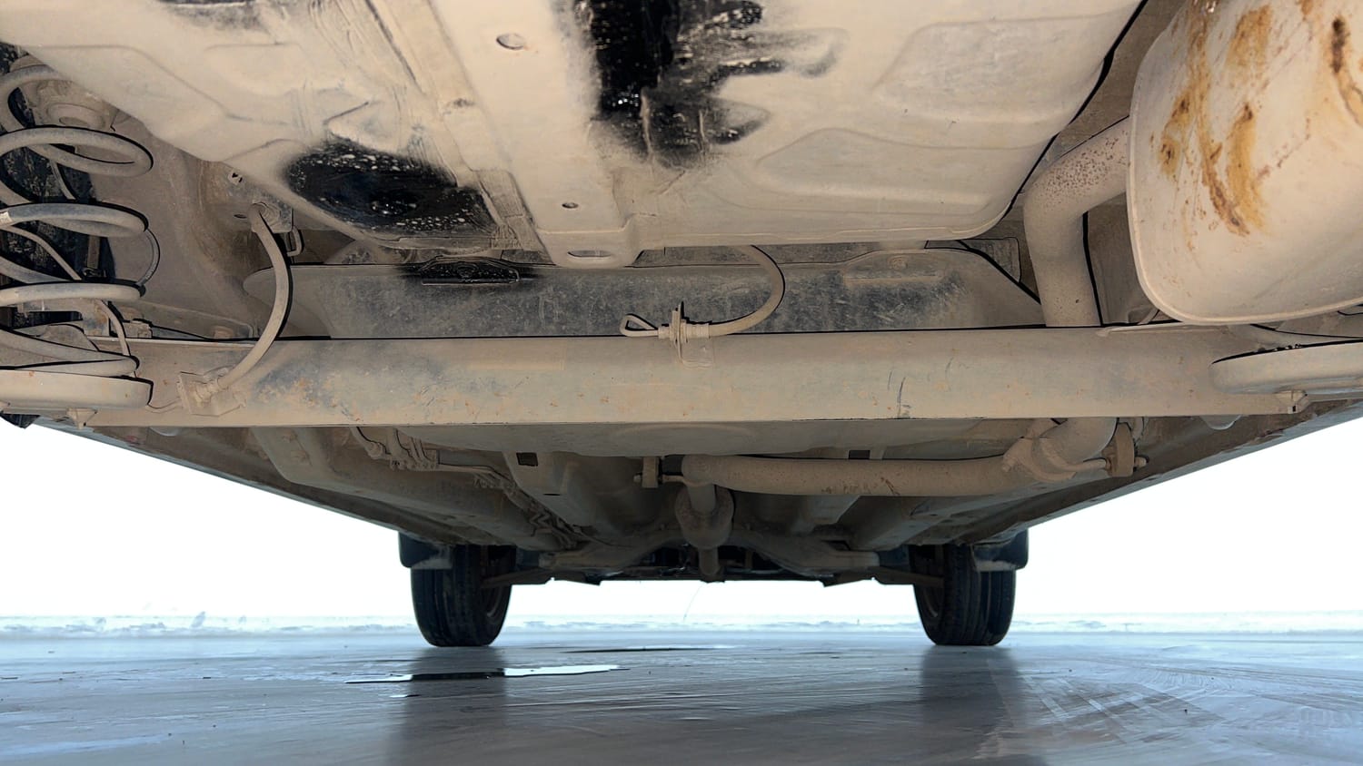 Used 2018 Tata Nexon XM Petrol Manual extra REAR UNDERBODY VIEW (TAKEN FROM REAR)