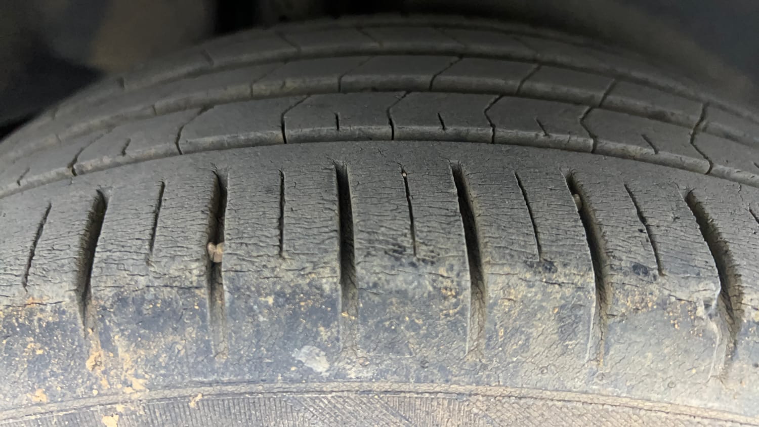 Used 2019 Maruti Suzuki Ciaz Alpha Hybrid 1.5 AT Petrol Automatic tyres RIGHT REAR TYRE TREAD VIEW