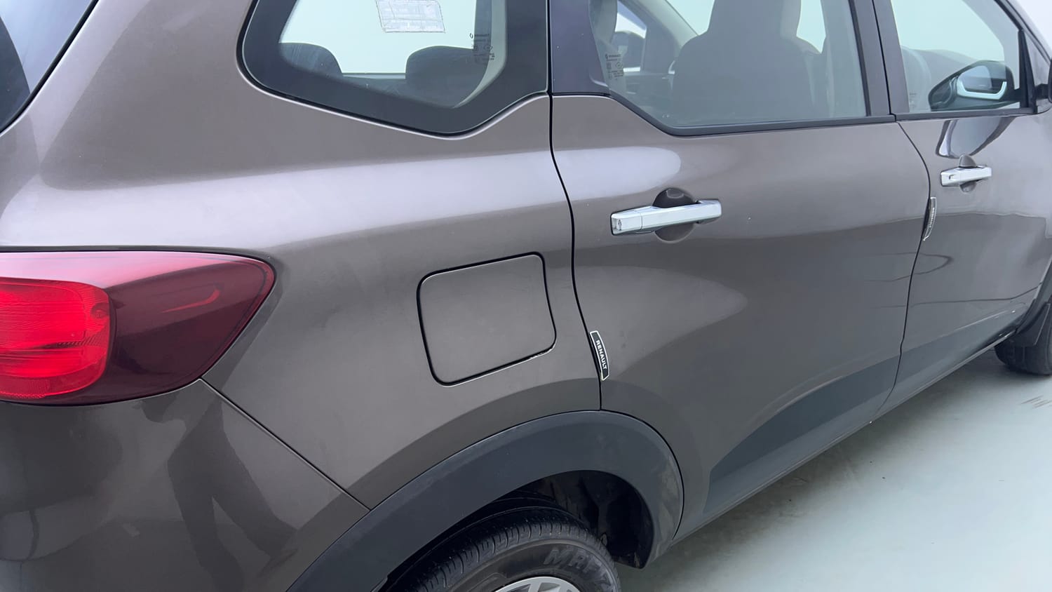 Used 2024 Renault Triber RXZ EASY-R AMT Petrol Automatic dents MINOR DENT