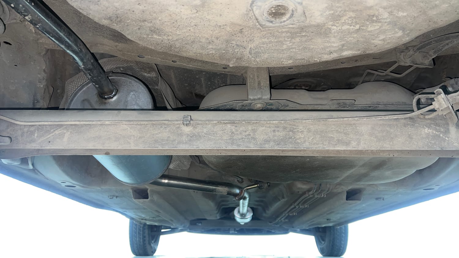Used 2017 Datsun Redi-GO S Petrol Manual extra REAR UNDERBODY VIEW (TAKEN FROM REAR)