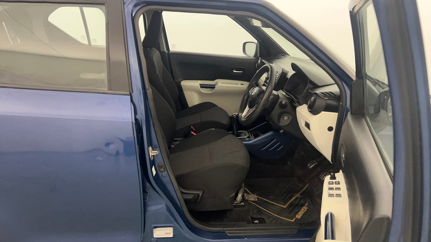 Used 2022 Maruti Suzuki Ignis Delta 1.2 MT Petrol Manual interior RIGHT SIDE FRONT DOOR CABIN VIEW