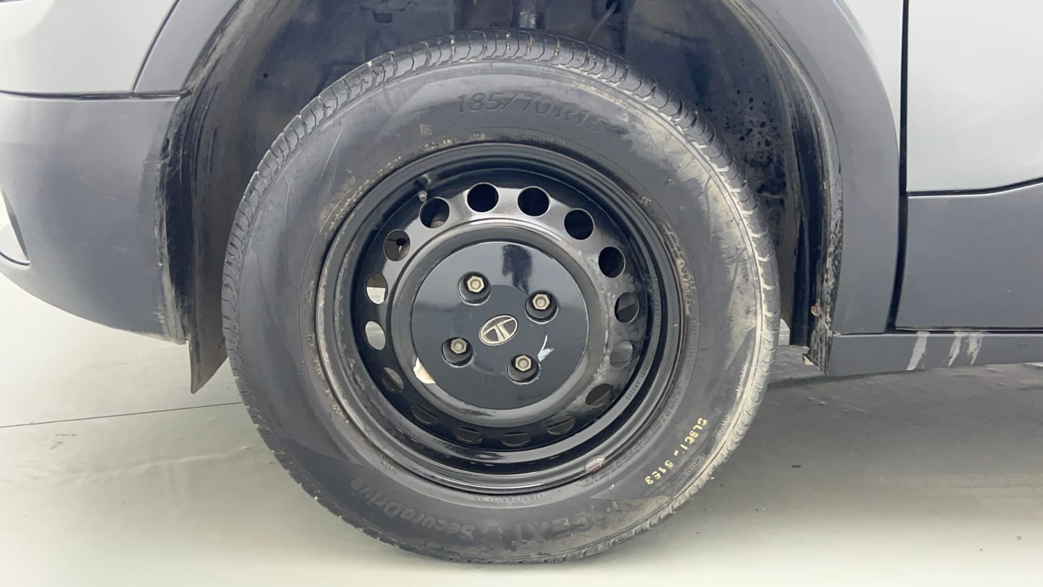 Used 2022 Tata Punch Pure MT Petrol Manual tyres LEFT FRONT TYRE RIM VIEW