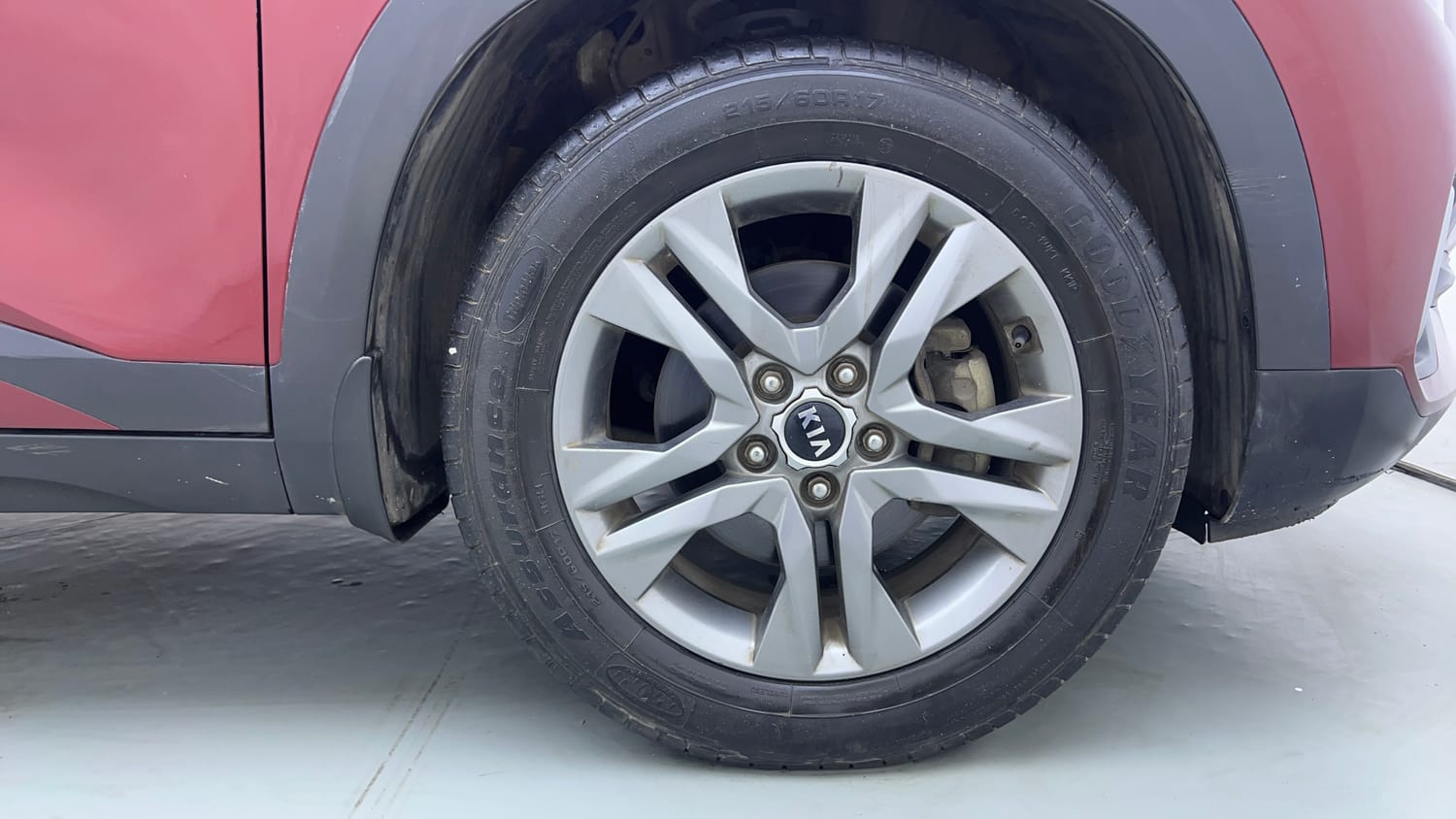 Used 2020 Kia Seltos HTX IVT 1.5 Petrol Automatic tyres RIGHT FRONT TYRE RIM VIEW