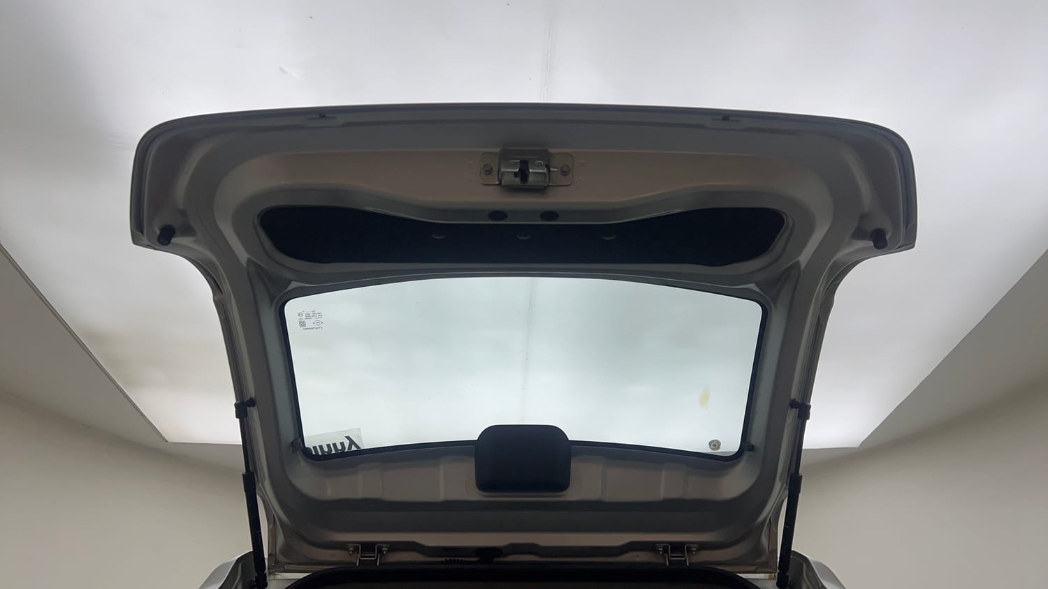 Used 2017 Datsun Redi-GO S Petrol Manual interior DICKY DOOR OPEN VIEW