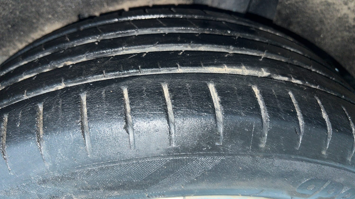 Used 2021 Maruti Suzuki Baleno Zeta Petrol Manual tyres LEFT REAR TYRE TREAD VIEW