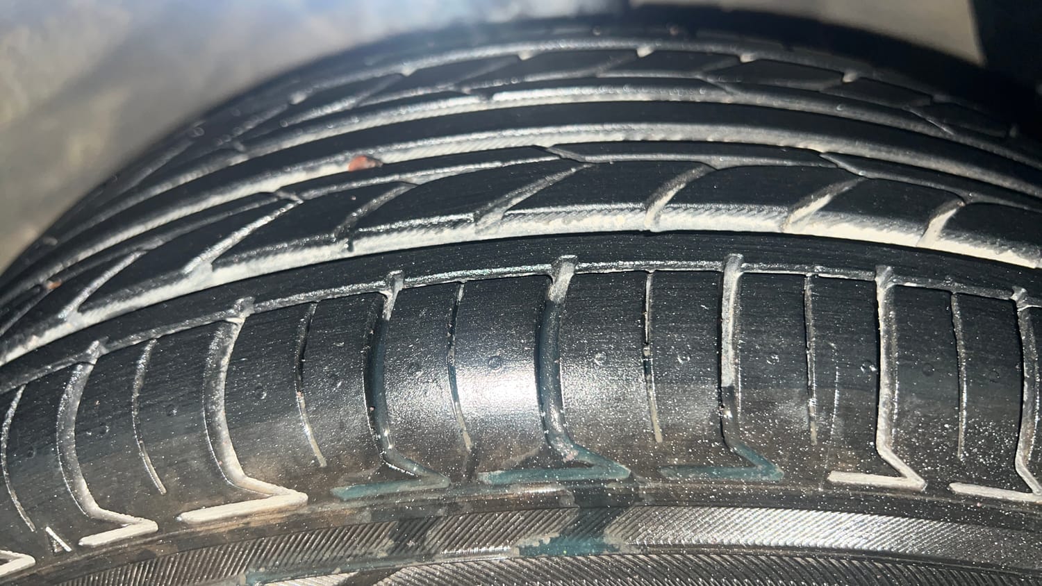 Used 2015 Hyundai Xcent Base 1.2 Petrol Manual tyres RIGHT FRONT TYRE TREAD VIEW