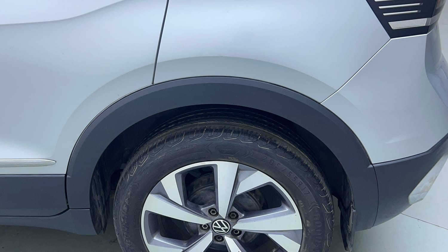 Used 2022 Volkswagen Taigun Topline 1.0 TSI MT Petrol Manual dents MINOR DENT