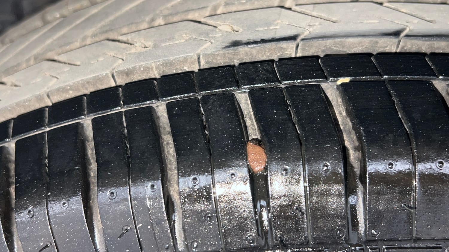 Used 2016 Hyundai Elite i20 Sportz 1.2 Petrol Manual tyres RIGHT REAR TYRE TREAD VIEW
