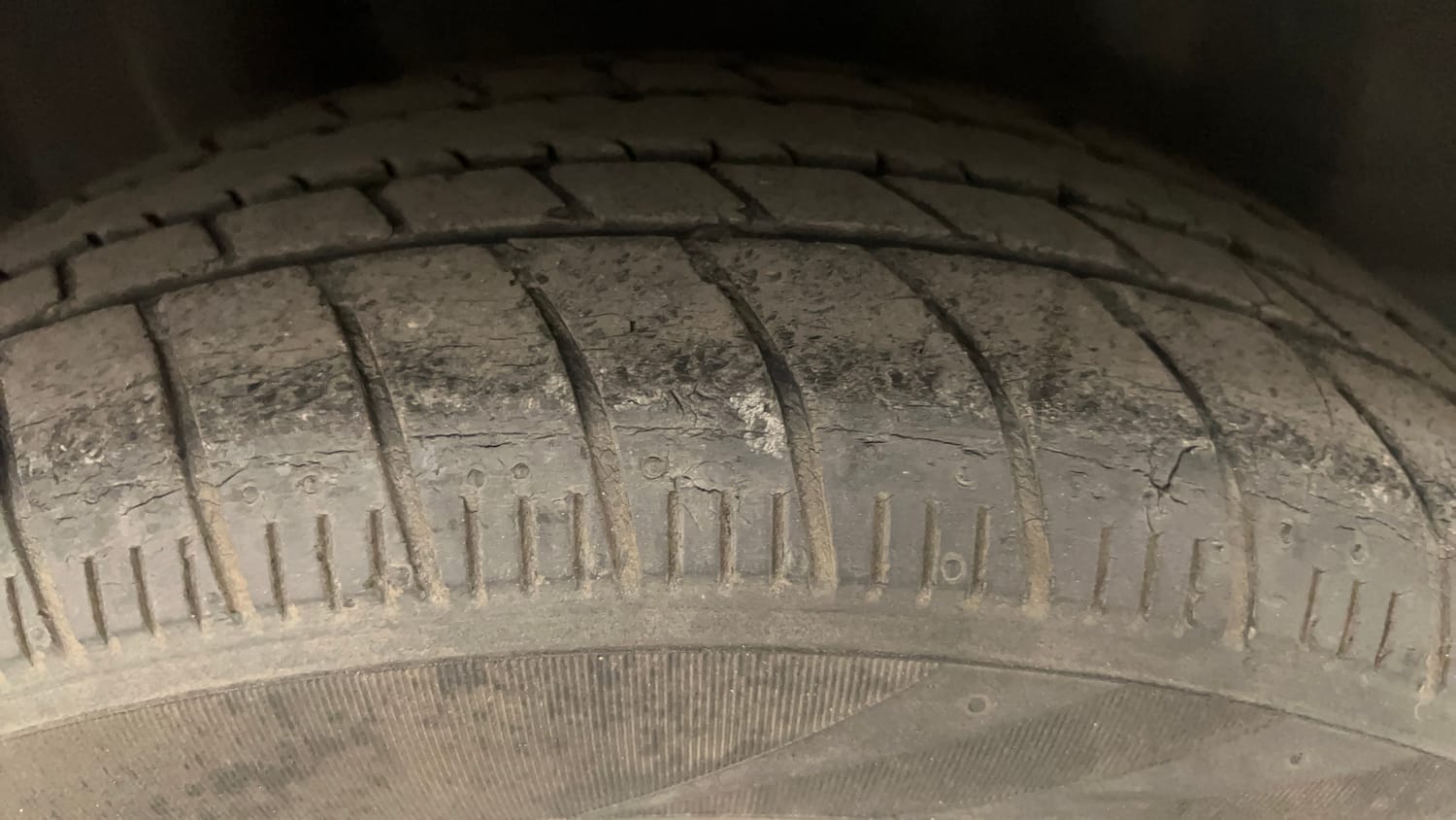 Used 2018 Honda Amaze 1.2 S i-VTEC Opt Petrol Manual tyres RIGHT REAR TYRE TREAD VIEW