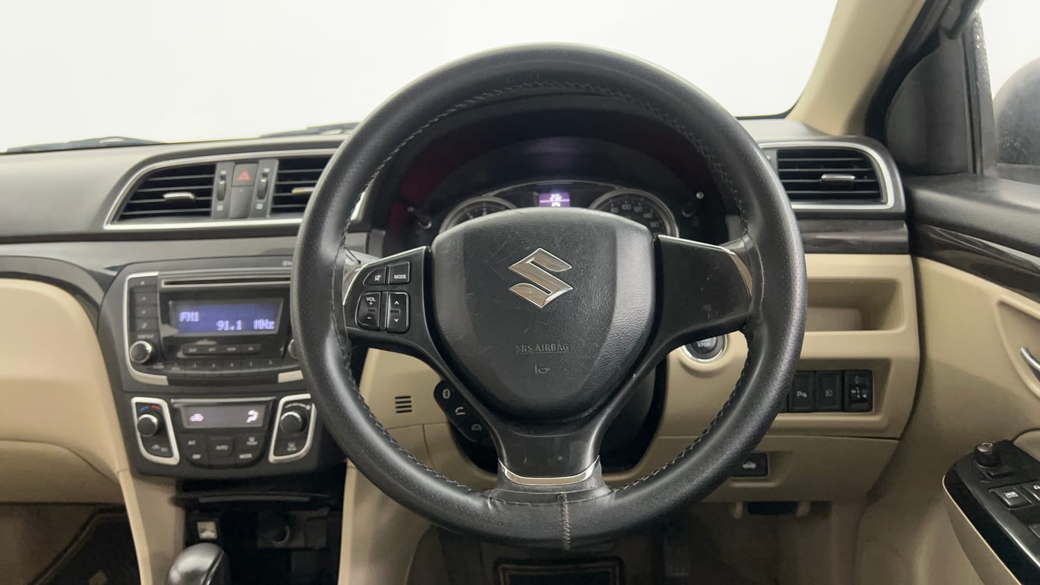 Used 2015 Maruti Suzuki Ciaz ZXi  AT Petrol Automatic interior STEERING VIEW