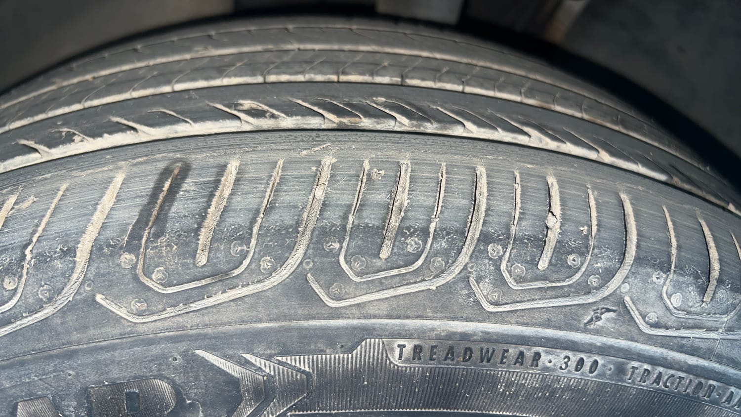 Used 2022 Volkswagen Taigun Topline 1.0 TSI MT Petrol Manual tyres LEFT FRONT TYRE TREAD VIEW