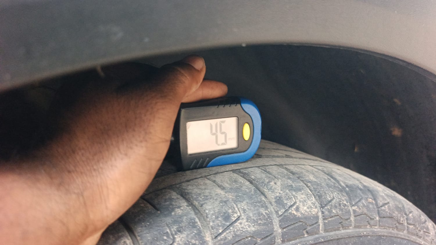 Used 2019 Hyundai Creta SX 1.6 AT CRDi Diesel Automatic tyres RIGHT REAR TYRE TREAD VIEW
