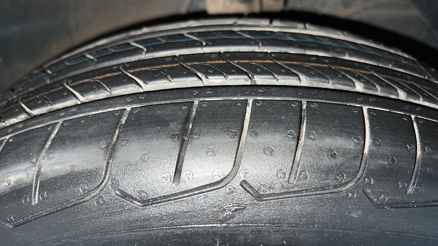 Used 2019 Maruti Suzuki XL6 Alpha MT Petrol Petrol Manual tyres RIGHT FRONT TYRE TREAD VIEW