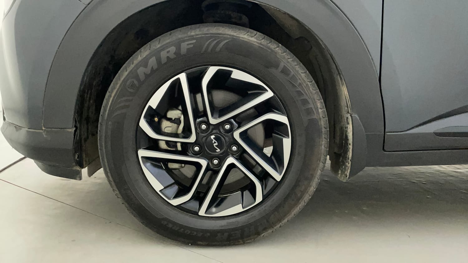 Used 2024 Kia Carens X Line 1.5 Diesel AT 6 STR Diesel Automatic tyres LEFT FRONT TYRE RIM VIEW