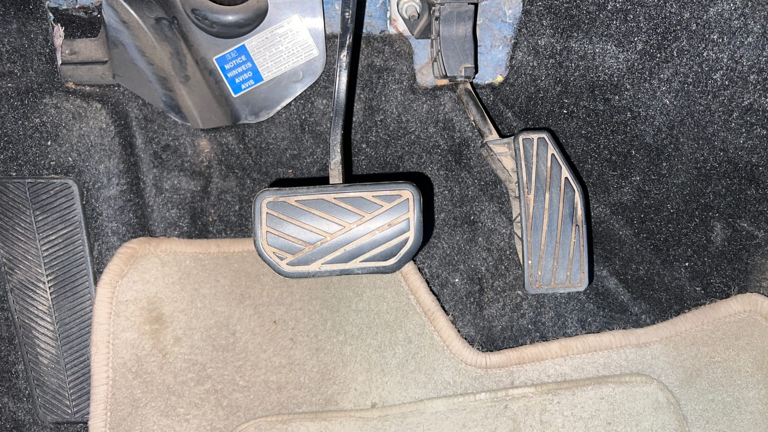 Used 2018 Maruti Suzuki Swift ZXi AMT Petrol Automatic interior PEDALS VIEW