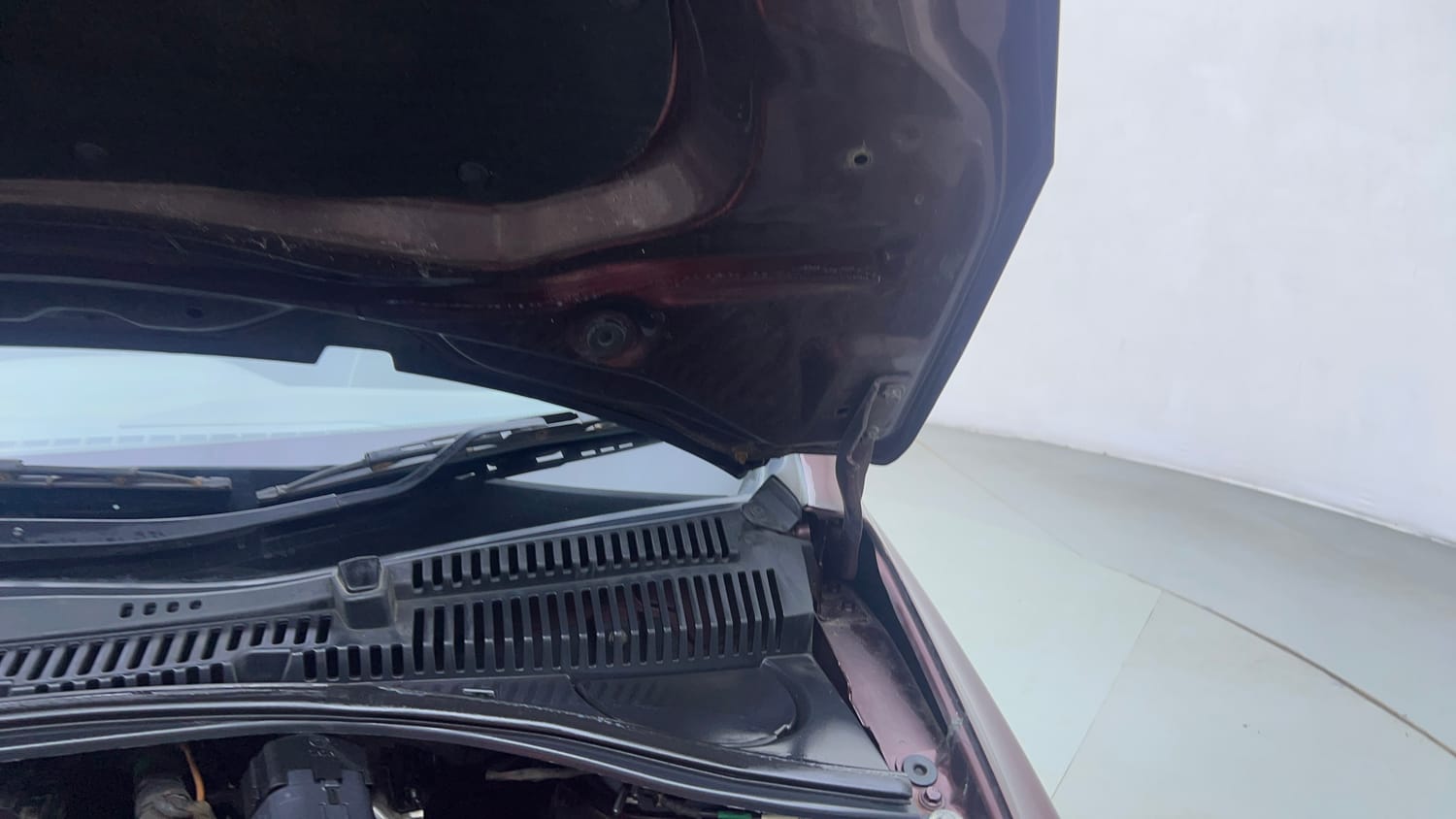 Used 2022 Tata Tigor XZA Plus Petrol Automatic engine ENGINE LEFT SIDE HINGE & APRON VIEW