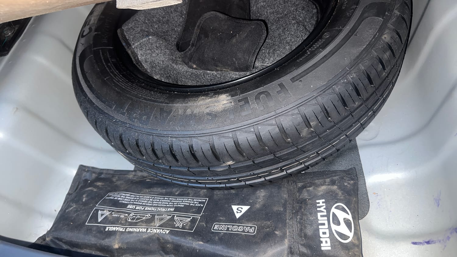 Used 2024 Hyundai Aura SX 1.2 CNG Cng Manual tyres SPARE TYRE VIEW